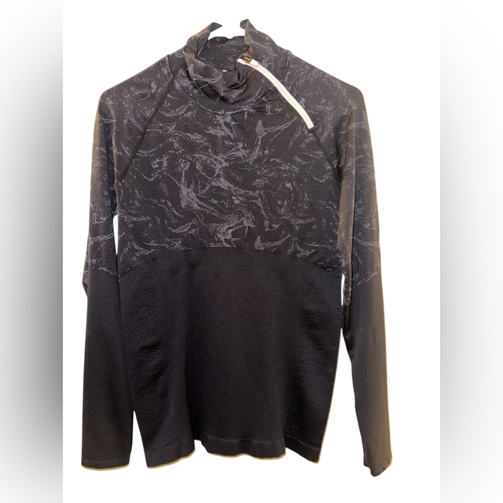NWOT Fabletics Amelie Seamless Long-Sleeved Pullover - Picture 6 of 7